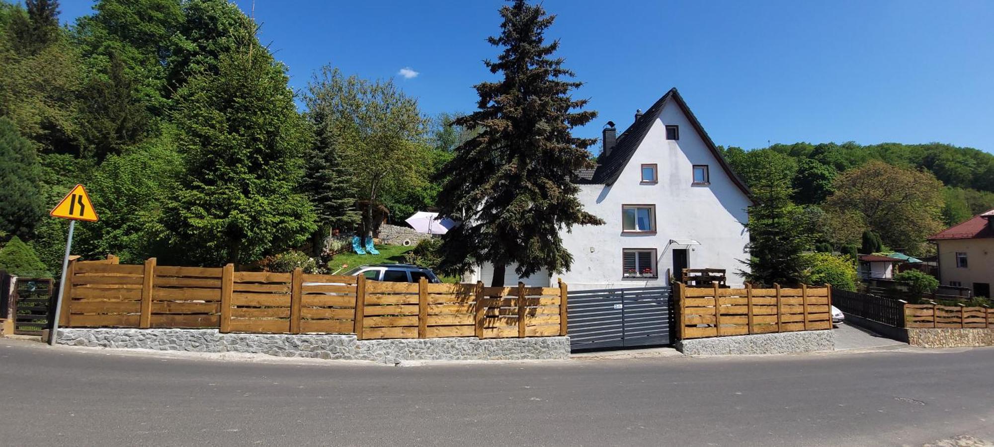 Apartamenty Pod Uwalonym Debem Jezow Sudecki Exteriér fotografie